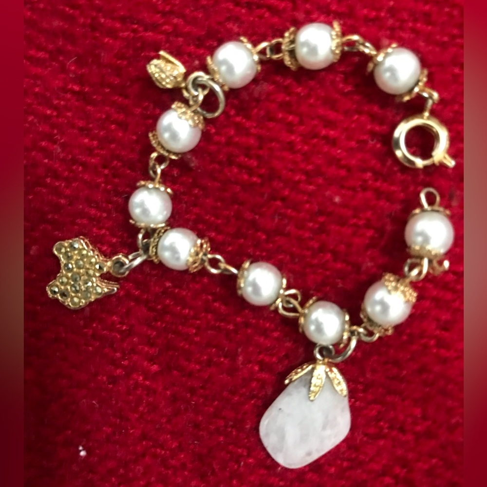 Baby charm/christening Gold and White Pearl Bracelet
